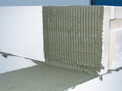 Использование клея позволяет делать швы толщиной всего несколько миллиметров